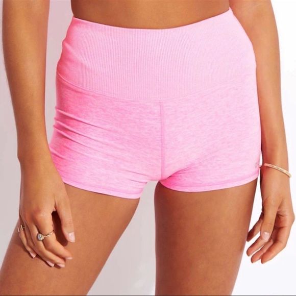 ALO Yoga Pants - Alo Yoga Alosoft Aura Shorts - Parisian Pink Heather